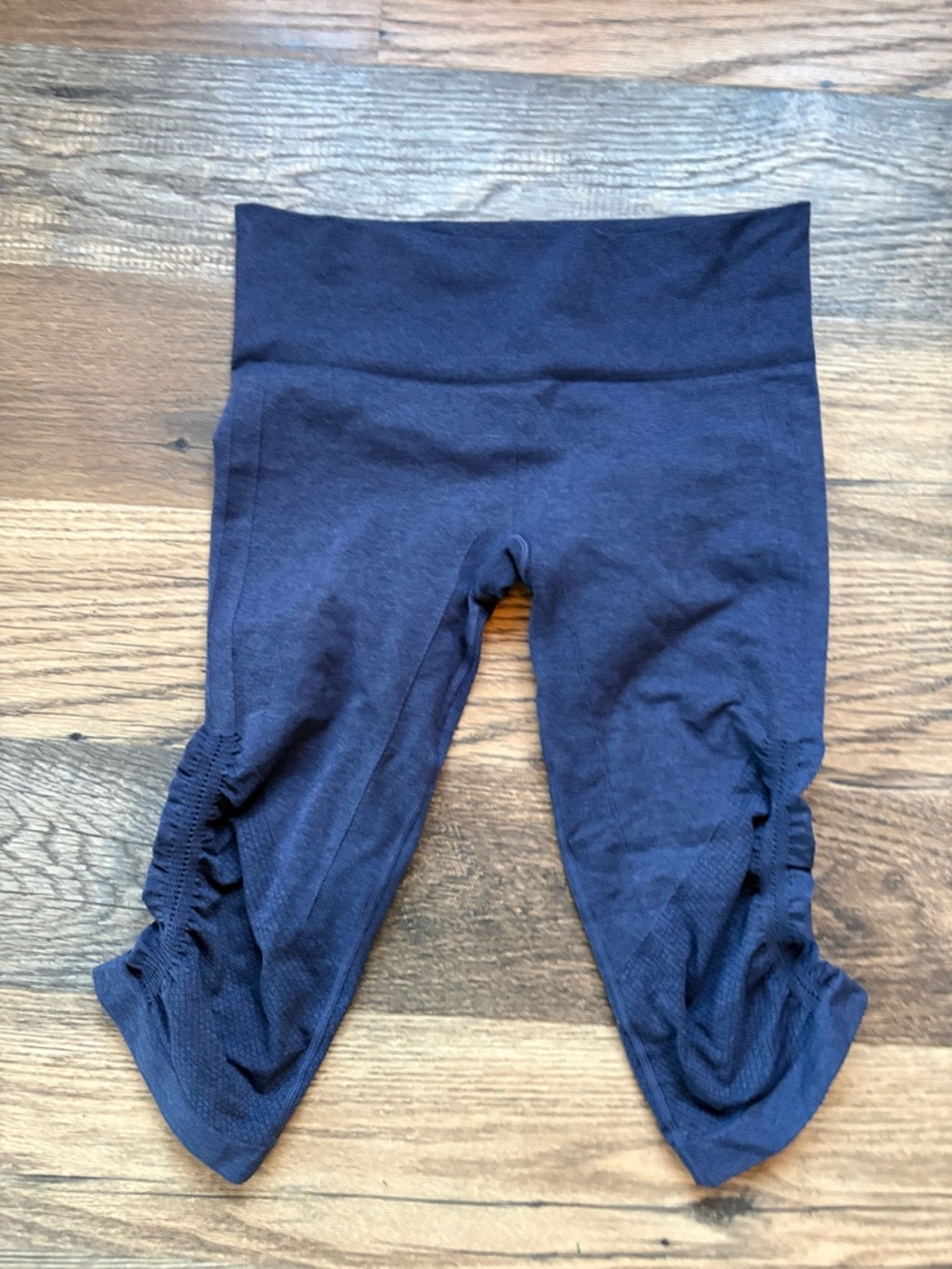 Lululemon In the Flow Cropped Capris